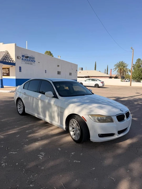 2010 BMW E90 3 Series Sedan - Image 2 of 7