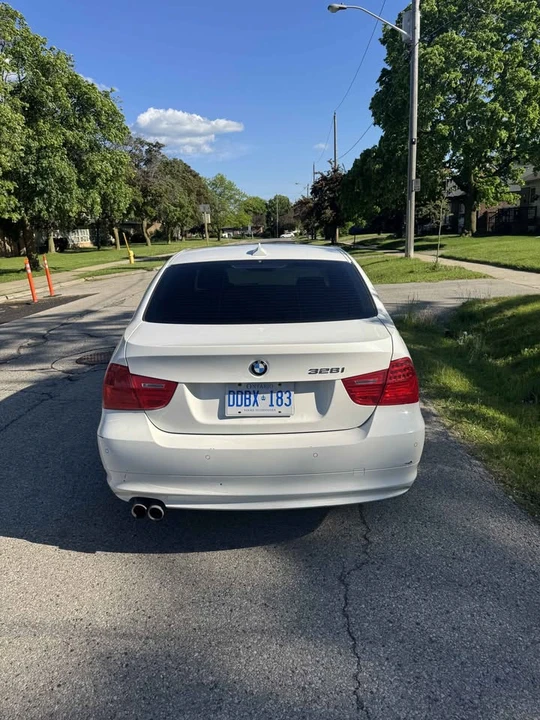 2010 BMW E90 3 Series Sedan - Image 3 of 6