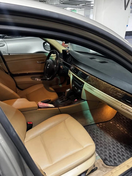 2010 BMW E90 3 Series Sedan - Image 5 of 7