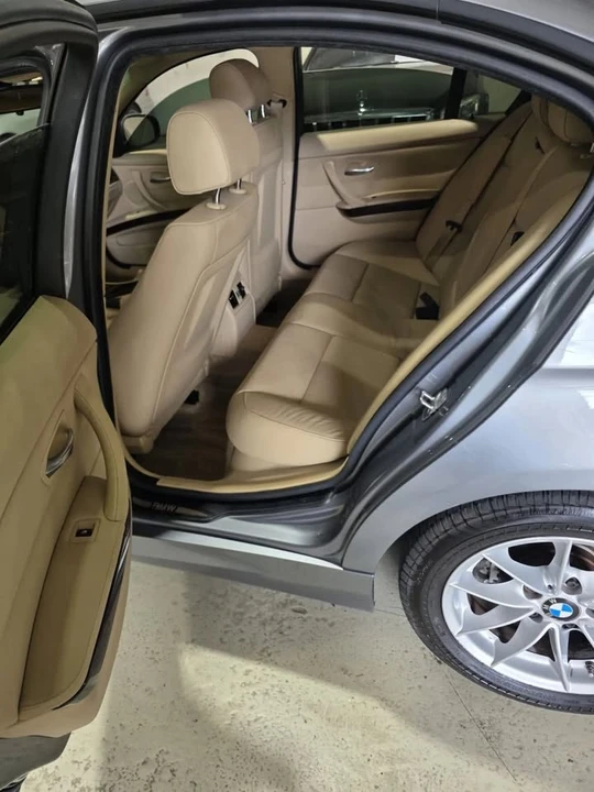 2010 BMW E90 3 Series Sedan - Image 14 of 20