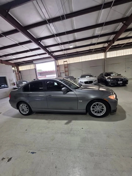 2010 BMW E90 3 Series Sedan - Image 4 of 20