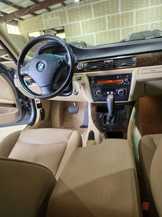 2010 BMW E90 3 Series Sedan - Image 12 of 20