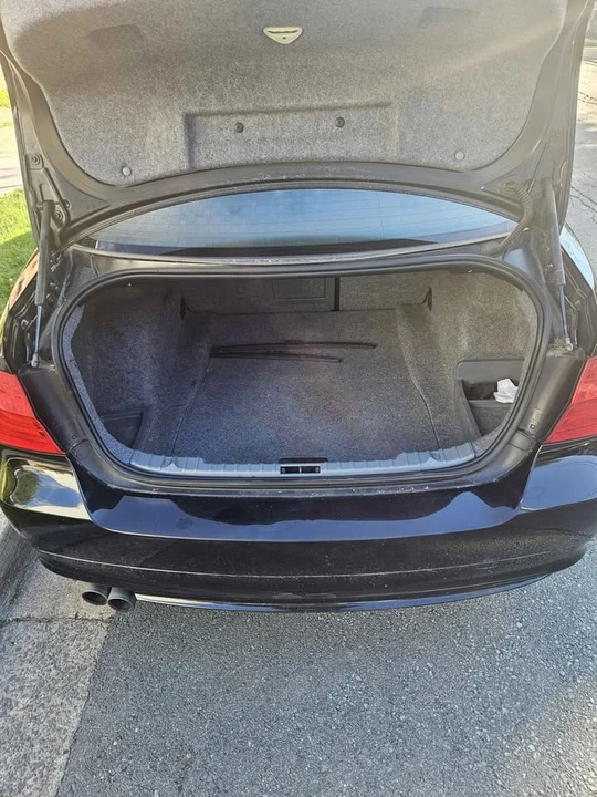2010 BMW E90 3 Series Sedan - Image 13 of 14
