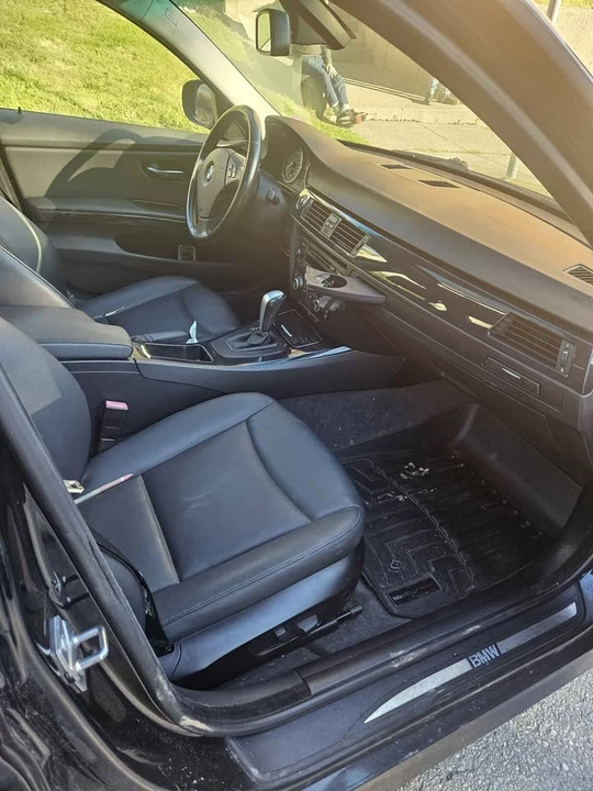 2010 BMW E90 3 Series Sedan - Image 10 of 14