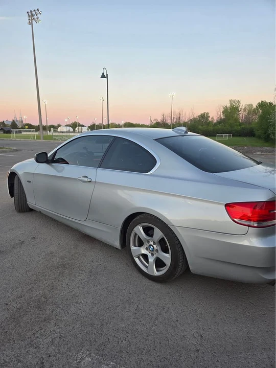 2010 BMW E90 3 Series Sedan - Image 5 of 8