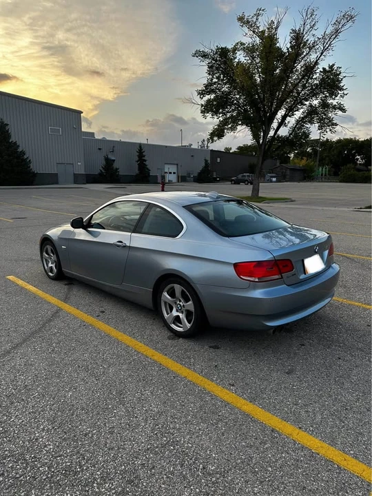2010 BMW E90 3 Series Sedan - Image 5 of 13