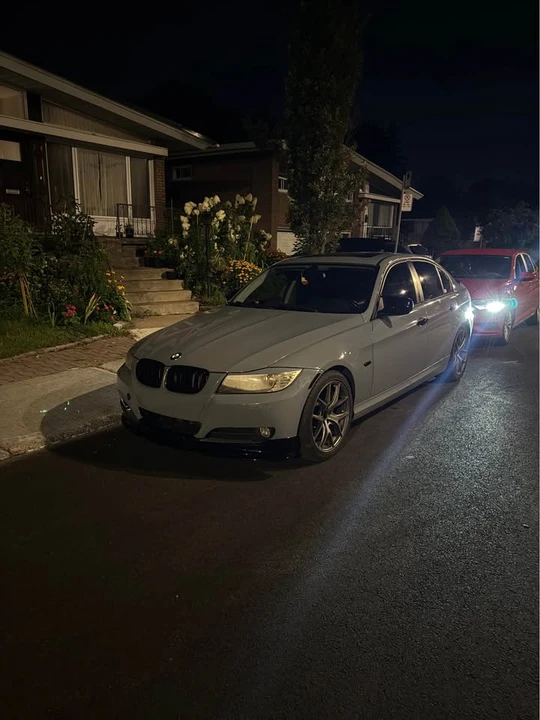 2010 BMW E90 3 Series Sedan - Image 2 of 2