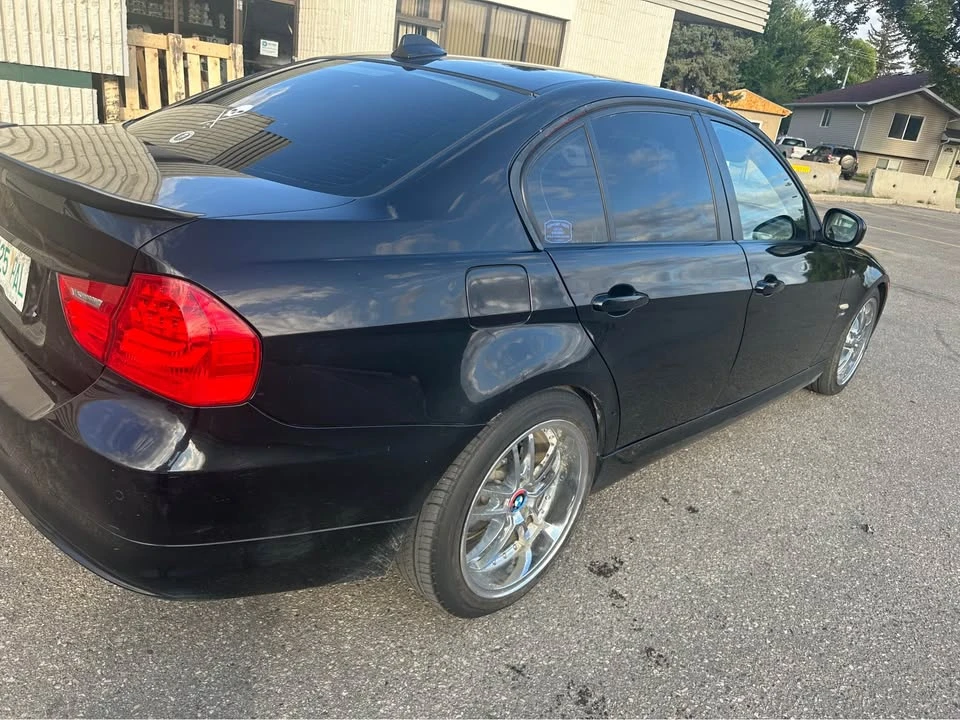 2010 BMW E90 3 Series Sedan - Image 2 of 2