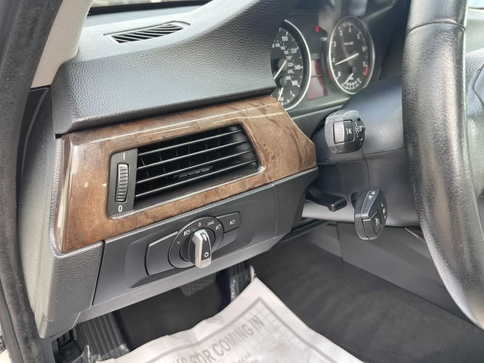 2010 BMW 3 Series - Image 19 of 20
