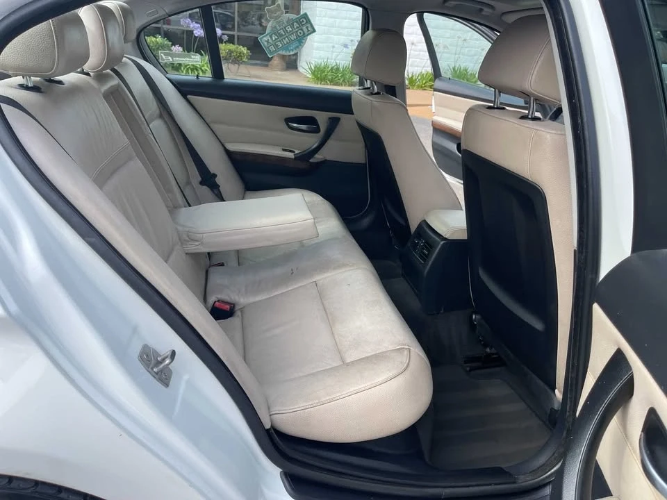 2010 BMW 3 Series - Image 11 of 20
