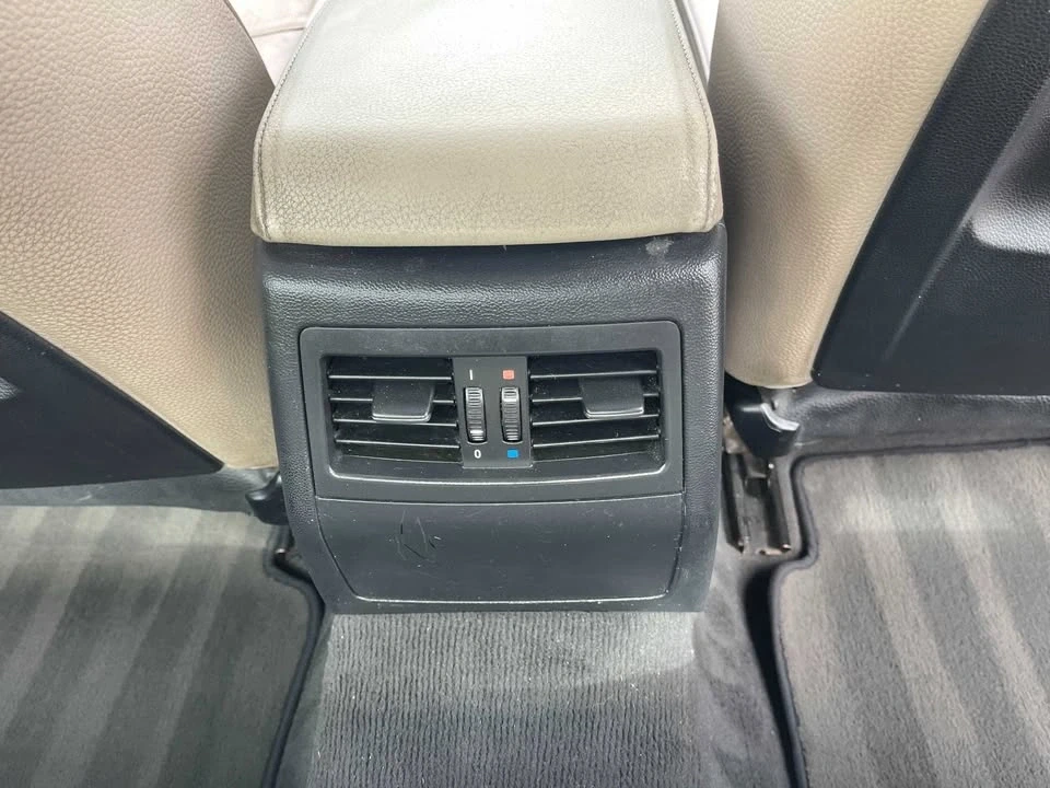 2010 BMW 3 Series - Image 12 of 20