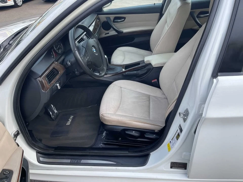 2010 BMW 3 Series - Image 17 of 20