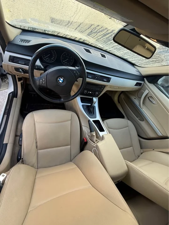 2010 BMW E90 3 Series Sedan - Image 10 of 20