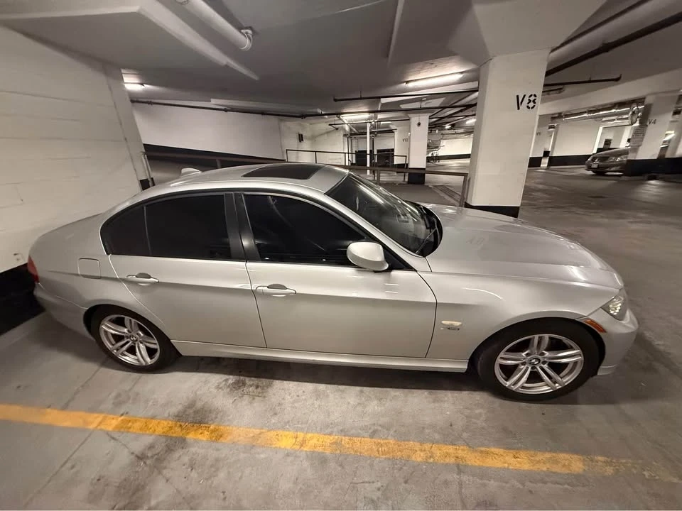 2010 BMW 3 Series - Image 4 of 6