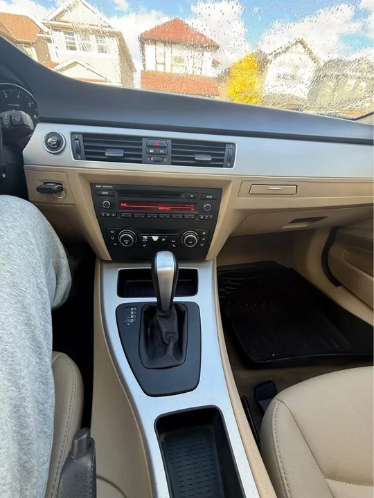 2010 BMW E90 3 Series Sedan - Image 14 of 20