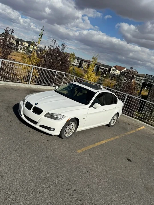 2010 BMW E90 3 Series Sedan - Image 2 of 20