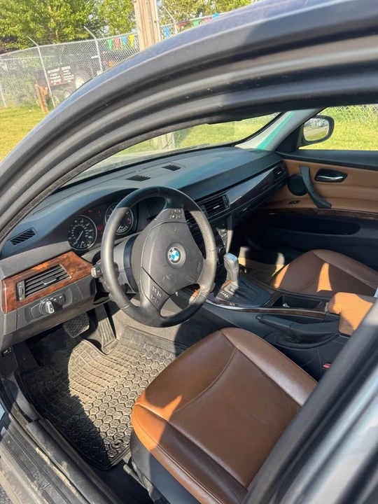 2010 BMW E90 3 Series Sedan - Image 8 of 11