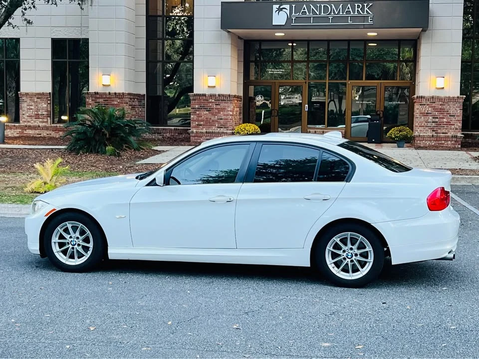 2010 BMW E90 3 Series Sedan - Image 4 of 18