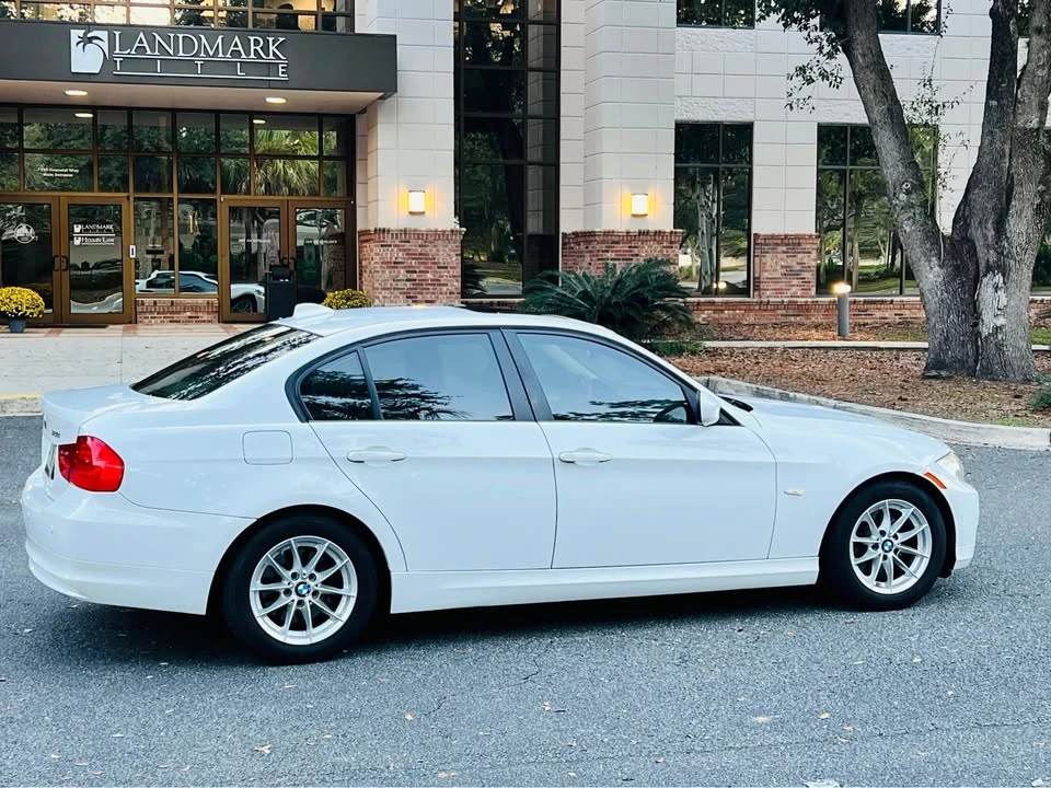 2010 BMW E90 3 Series Sedan - Image 9 of 18