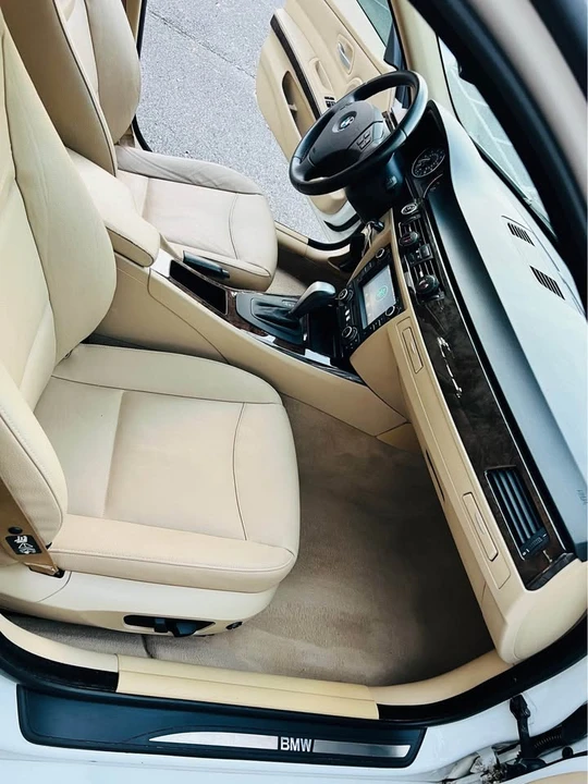 2010 BMW E90 3 Series Sedan - Image 16 of 18