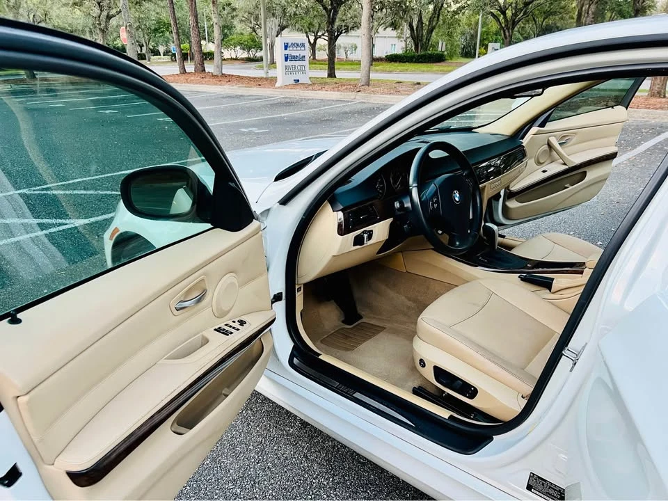 2010 BMW E90 3 Series Sedan - Image 11 of 18