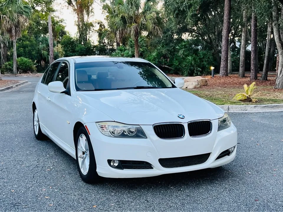 2010 BMW E90 3 Series Sedan - Image 7 of 18