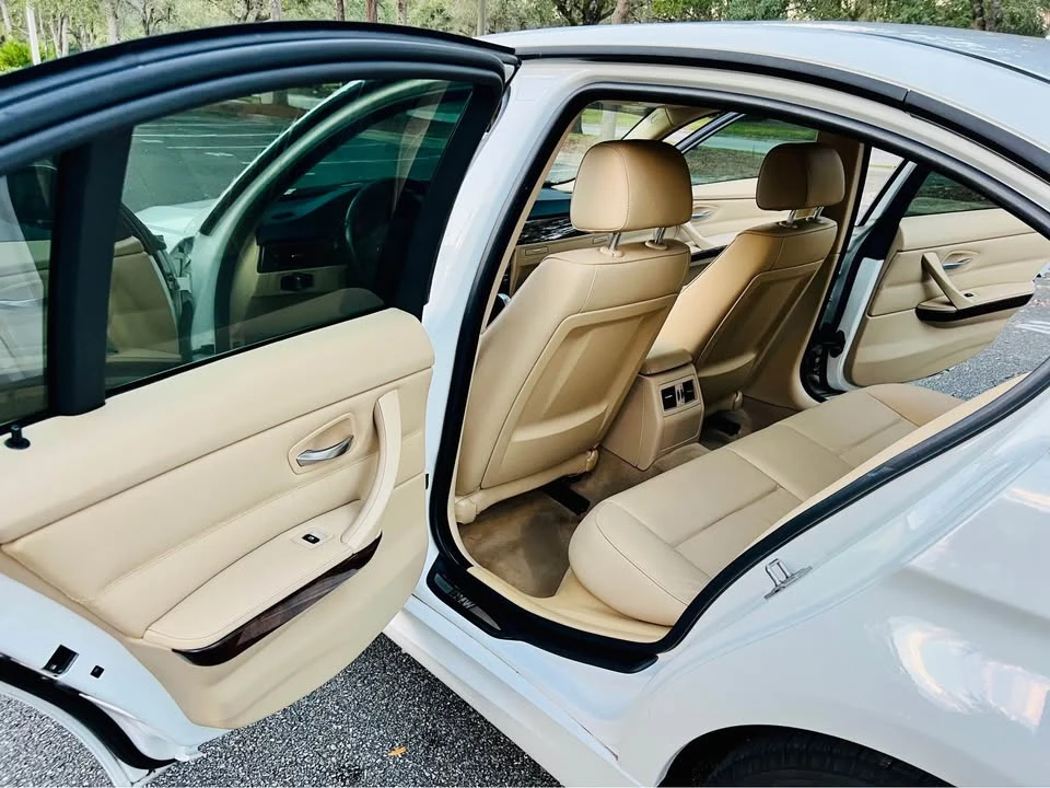2010 BMW E90 3 Series Sedan - Image 13 of 18