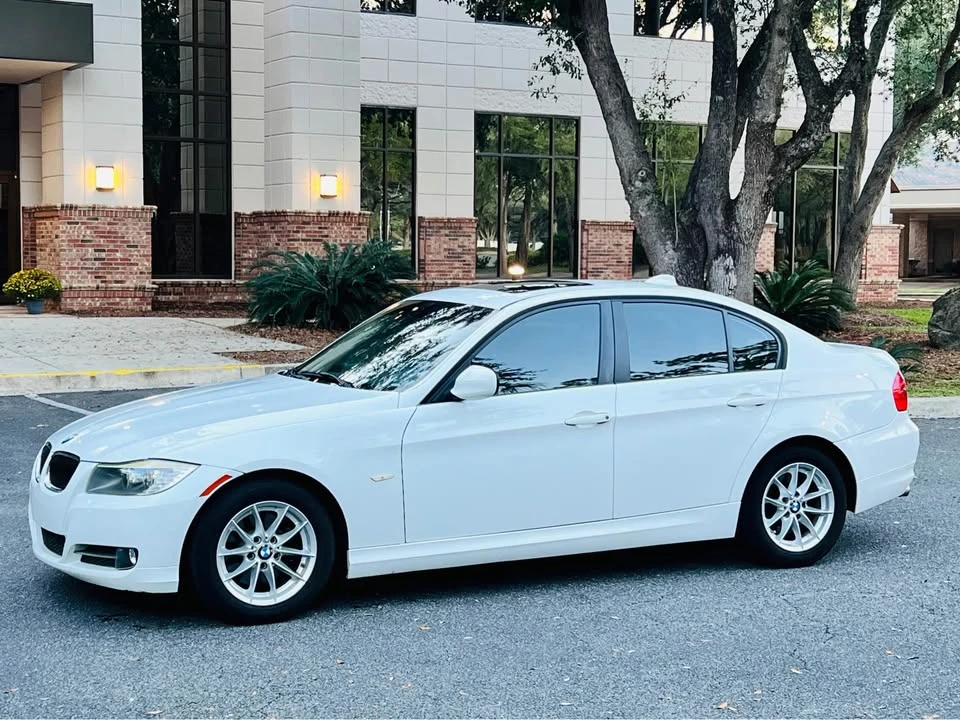 2010 BMW E90 3 Series Sedan - Image 3 of 18
