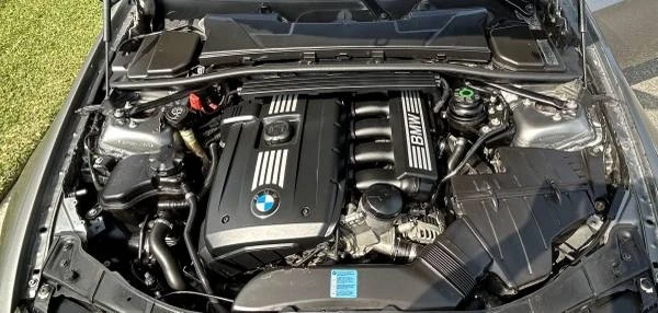 2010 BMW E90 3 Series Sedan - Image 12 of 15