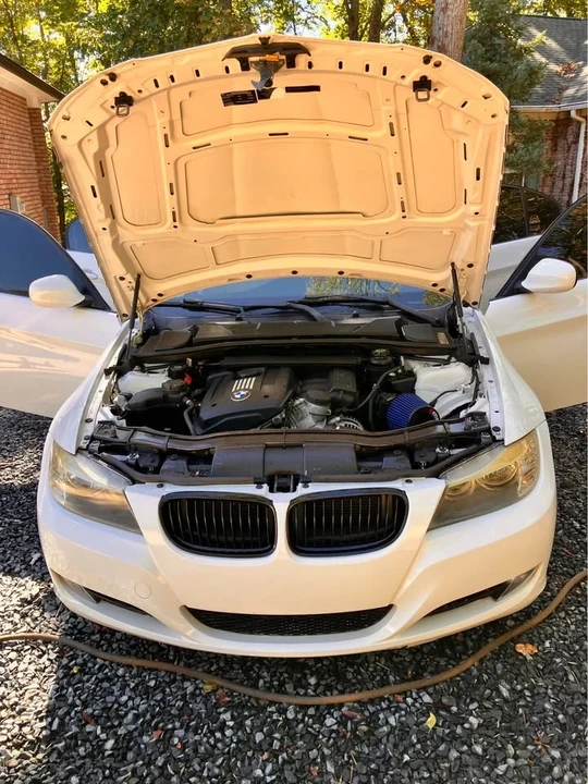 2010 BMW E90 3 Series Sedan - Image 4 of 4