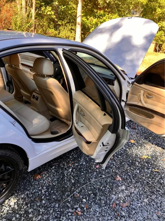 2010 BMW E90 3 Series Sedan - Image 3 of 4