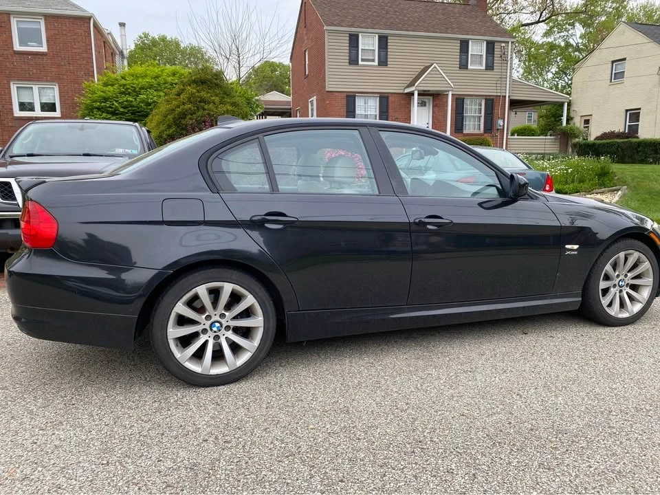 2010 BMW E90 3 Series Sedan - Image 3 of 3