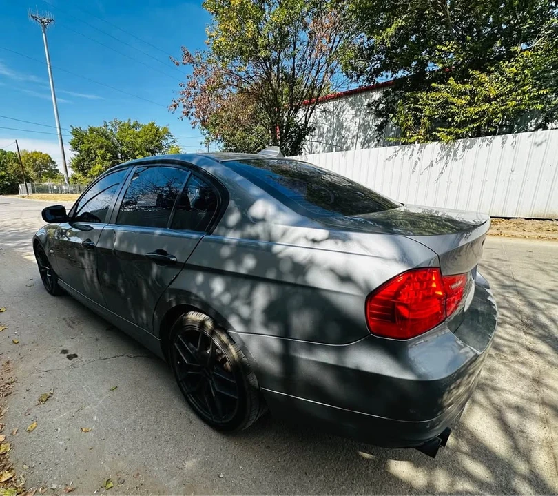 2010 BMW E90 3 Series Sedan - Image 4 of 14