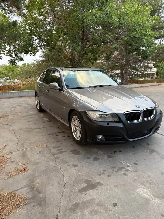 2010 BMW E90 3 Series Sedan - Image 3 of 5