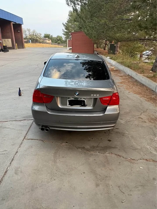 2010 BMW E90 3 Series Sedan - Image 2 of 5