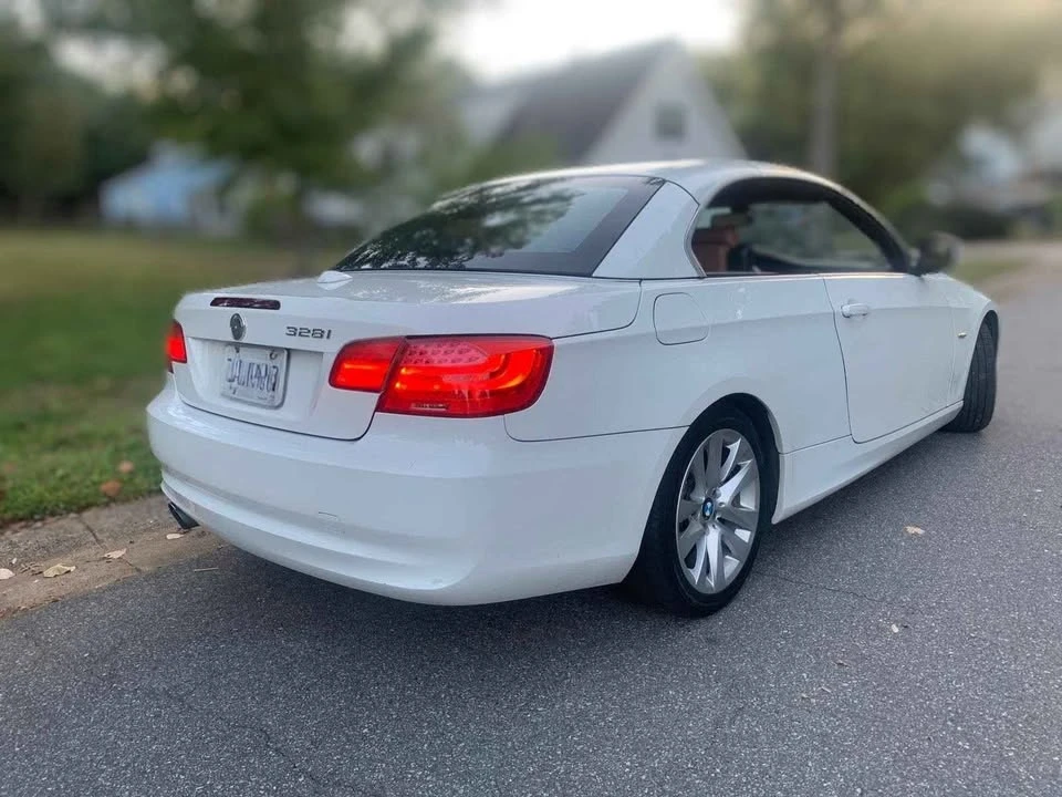 2010 BMW E93 3 Series Convertible - Image 11 of 17