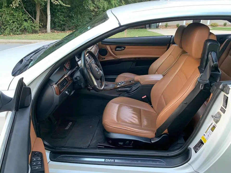 2010 BMW E93 3 Series Convertible - Image 15 of 17