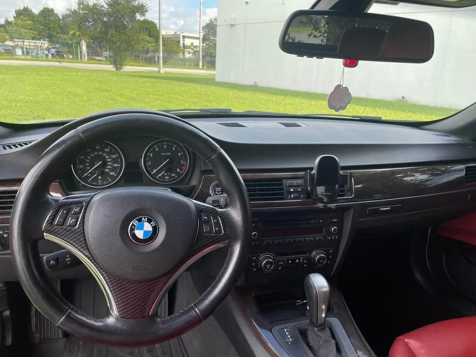 2010 BMW E93 3 Series Convertible - Image 9 of 11