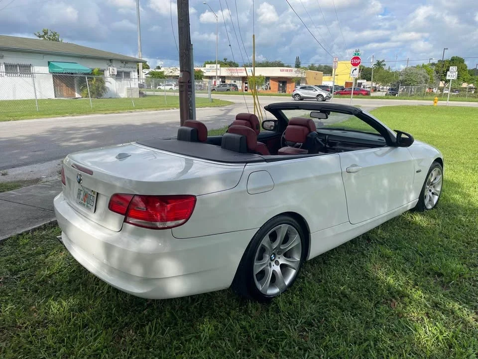 2010 BMW E93 3 Series Convertible - Image 8 of 11