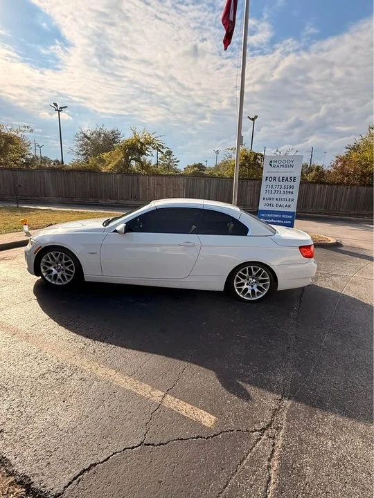 2010 BMW E93 3 Series Convertible - Image 2 of 10