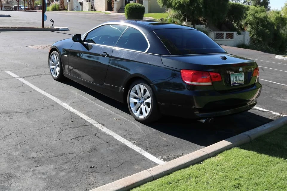 2010 BMW E93 3 Series Convertible - Image 5 of 9