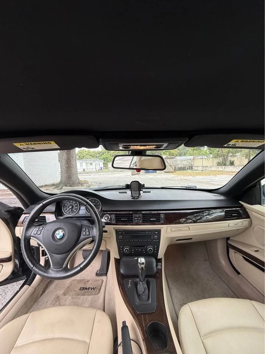 2010 BMW E93 3 Series Convertible - Image 7 of 8