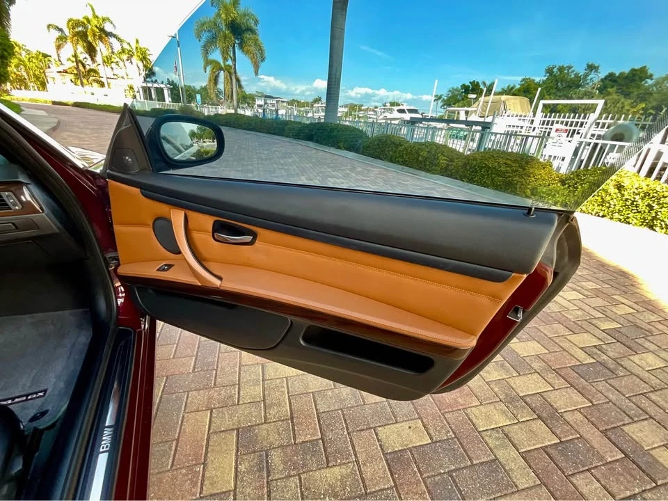 2010 BMW E93 3 Series Convertible - Image 11 of 17