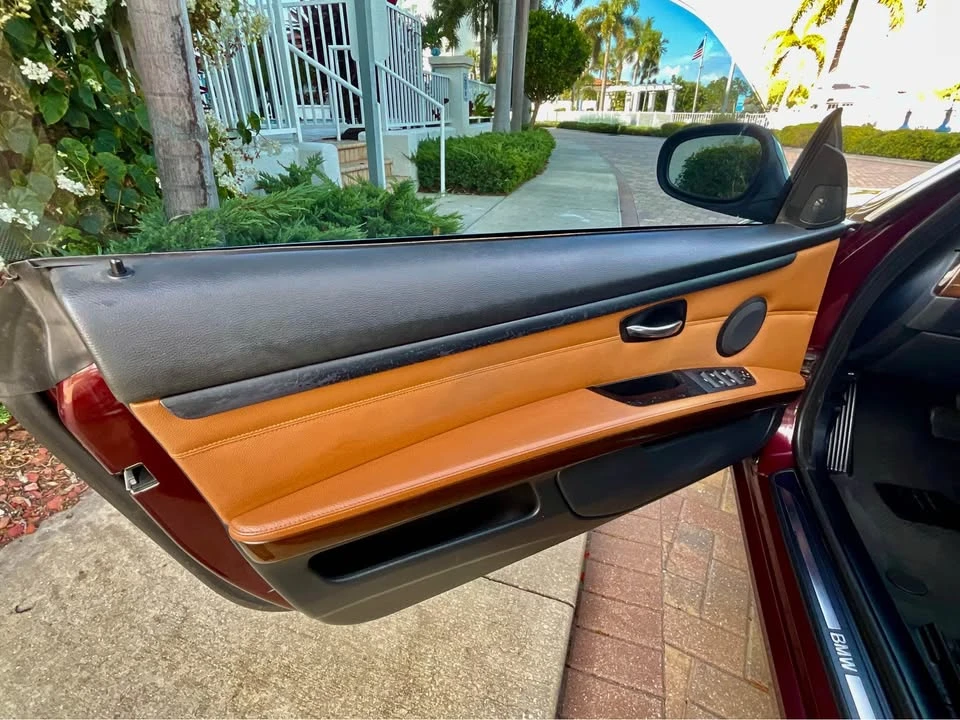 2010 BMW E93 3 Series Convertible - Image 14 of 17