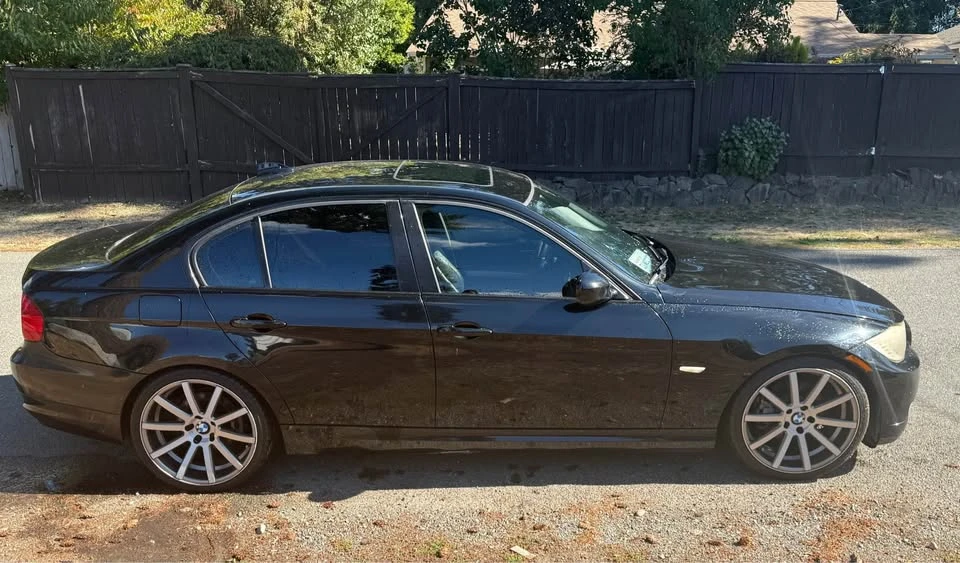 2010 BMW E90 3 Series Sedan - Image 6 of 9
