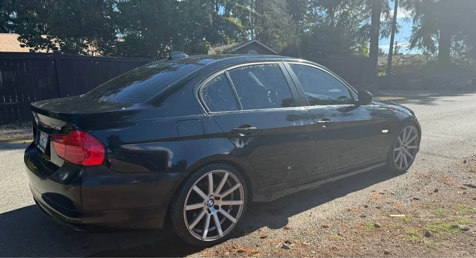 2010 BMW E90 3 Series Sedan - Image 5 of 9