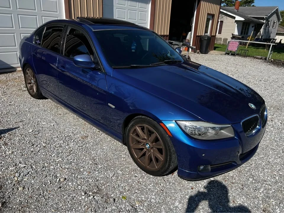 2010 BMW E90 3 Series Sedan - Image 3 of 10