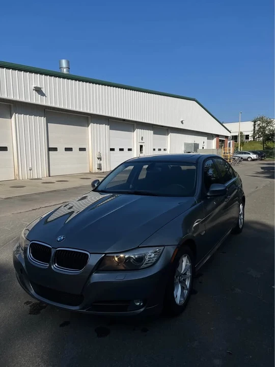 2010 BMW E90 3 Series Sedan - Image 2 of 8