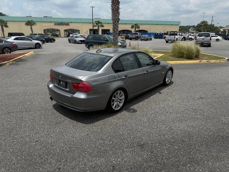 2010 BMW E90 3 Series Sedan - Image 4 of 7