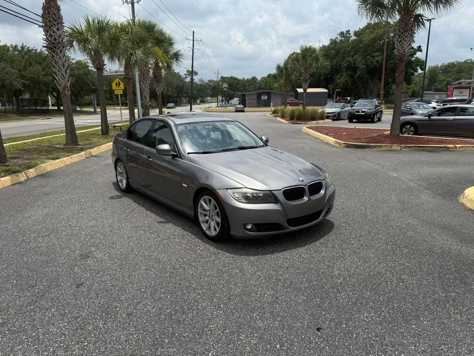 2010 BMW E90 3 Series Sedan - Image 2 of 7